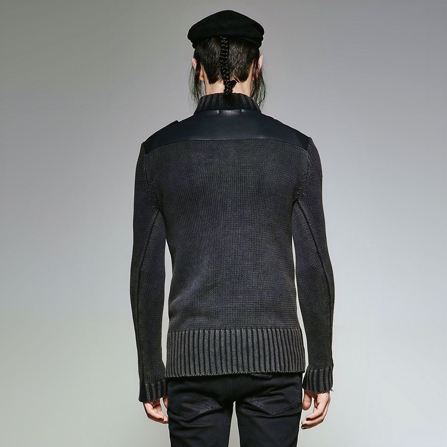 Combatant Sweater M-035