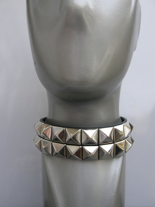 Halsband 2 Row Pyramid Studs