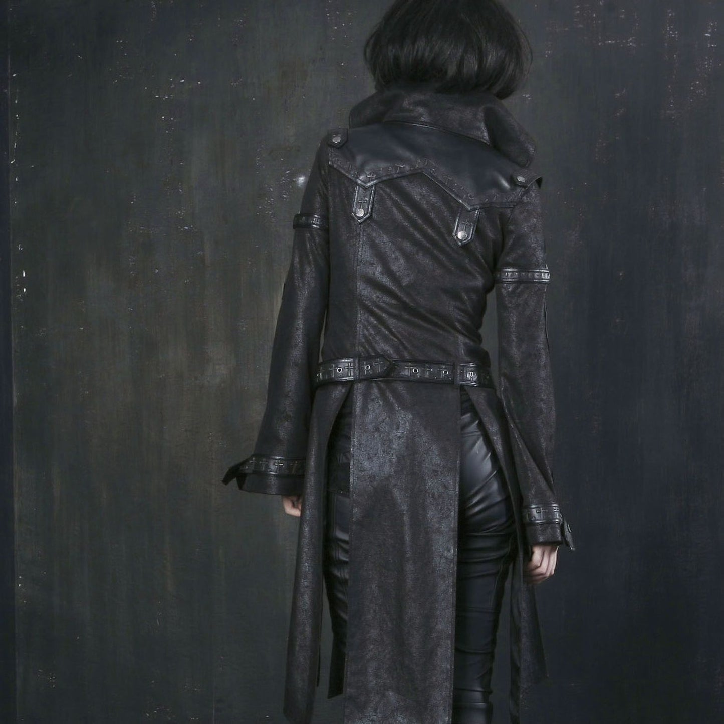 Moving Faster Women's Coat Black