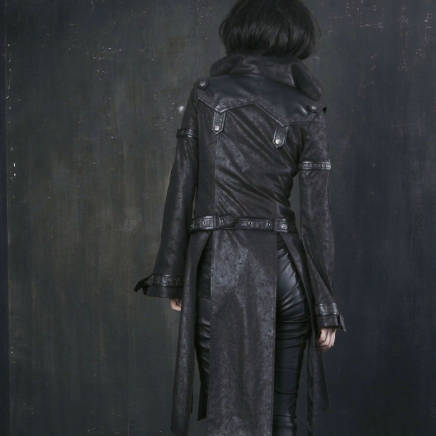 Moving Faster Women's Coat Black