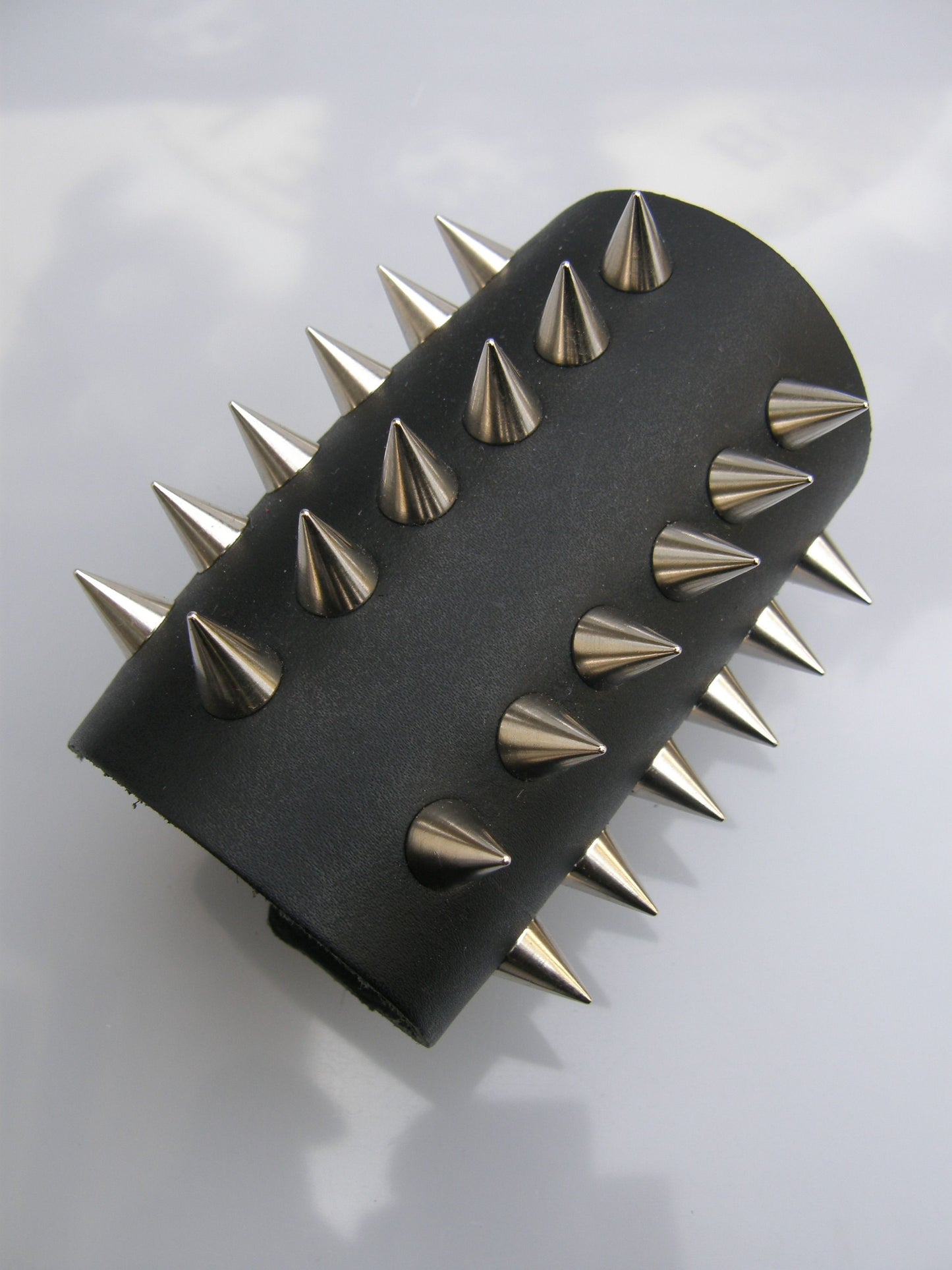 Wristband 6 Row Small Screw Cones