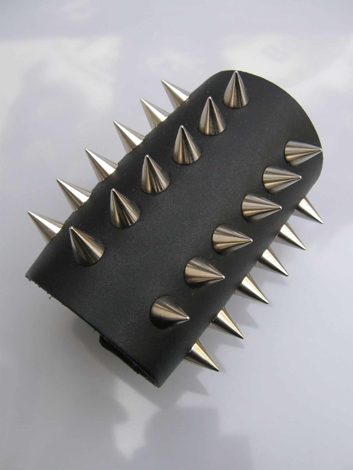 Wristband 6 Row Small Screw Cones