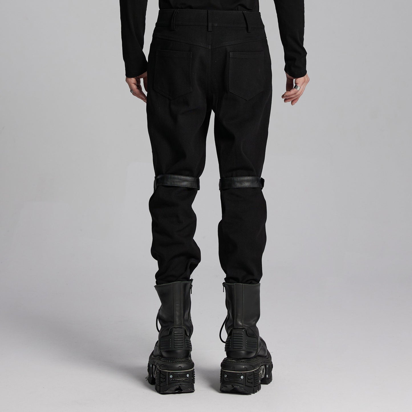 Easier Here Broek