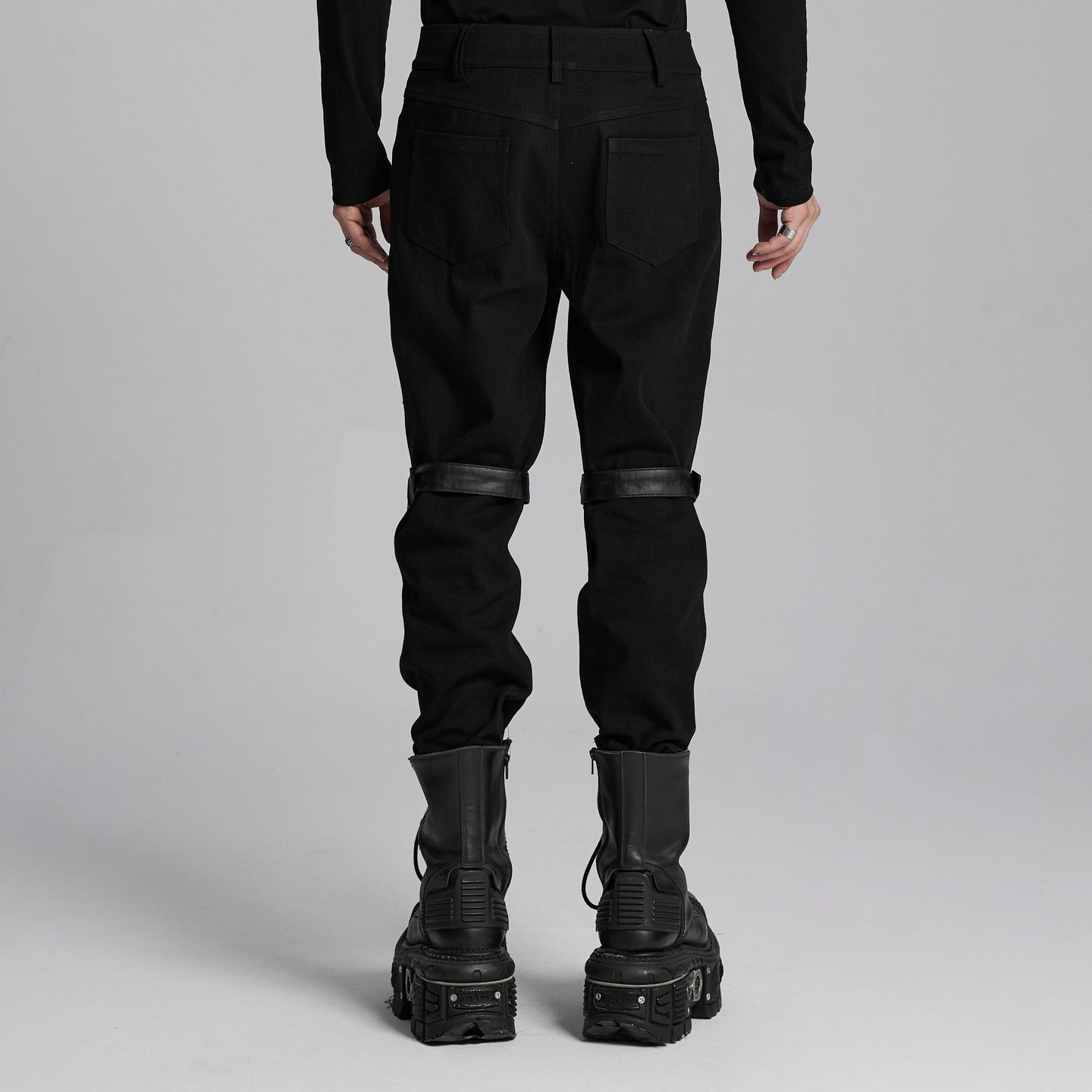 Easier Here Broek