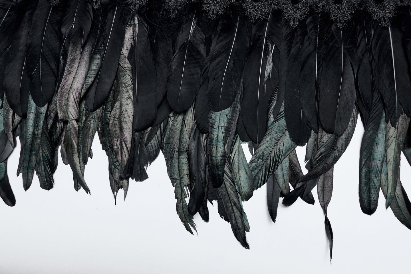 Black Feathers Schouderstuk