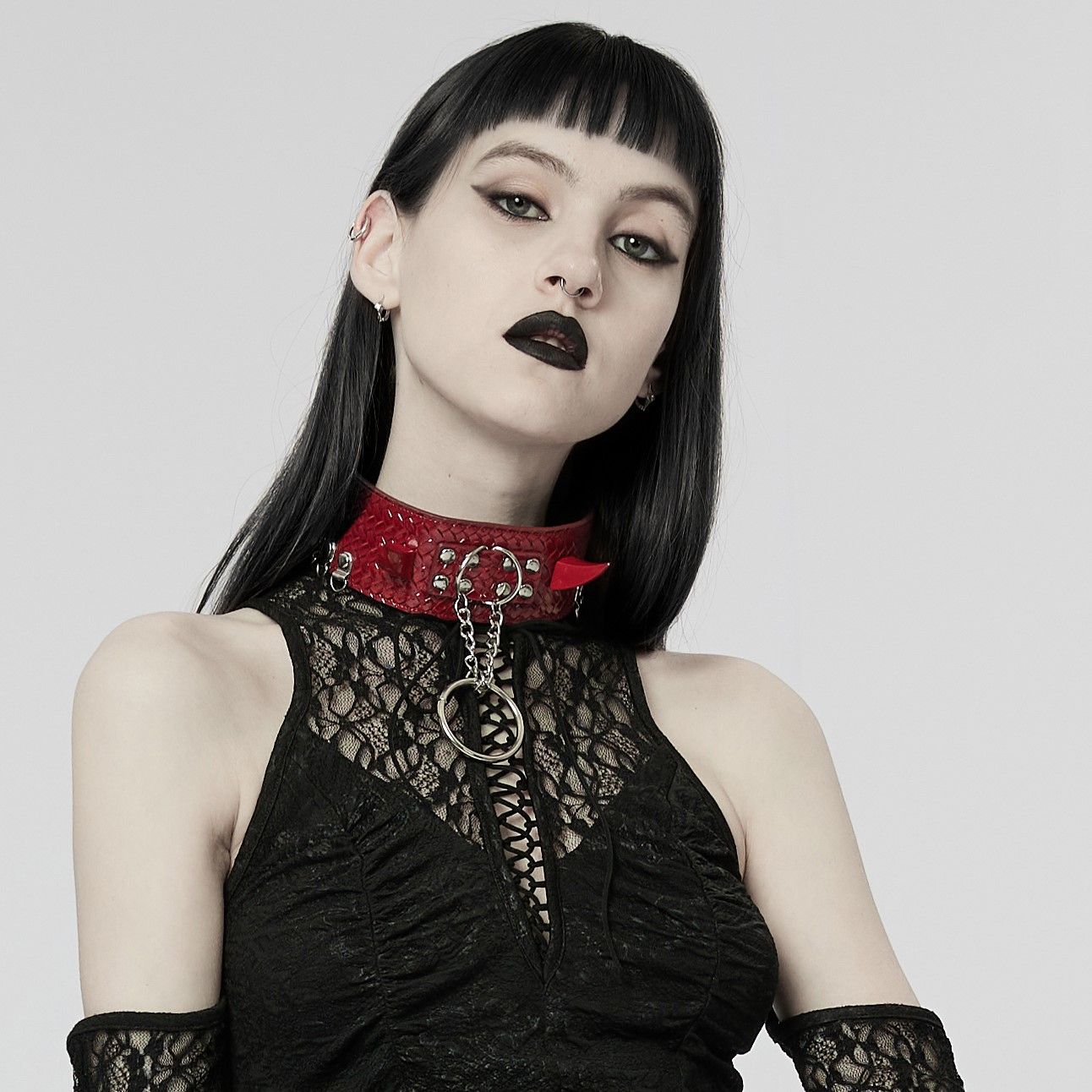 Horned Halsband Rood