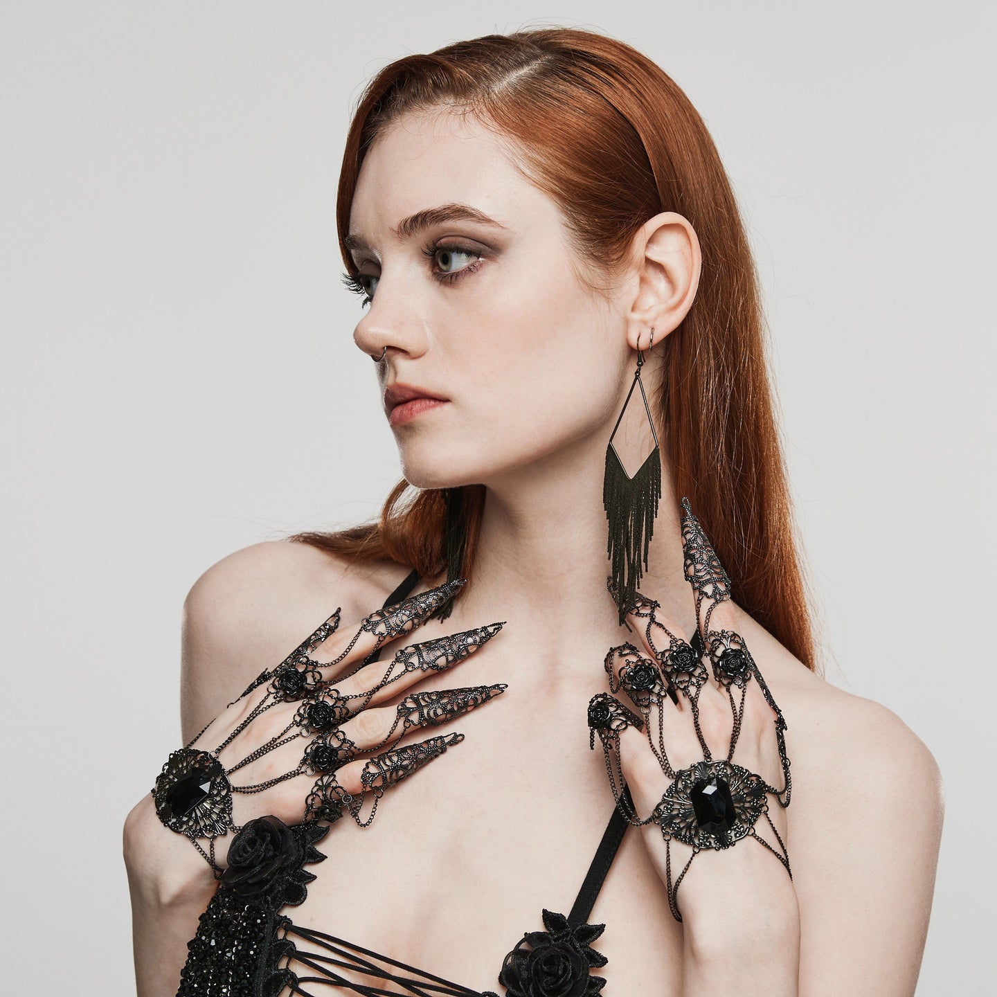 Filigree Hand Decoration