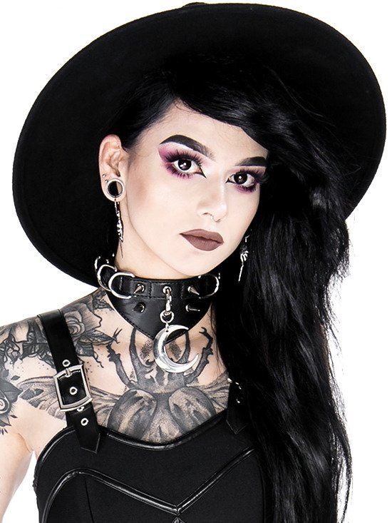 Moon and D-Ring Choker
