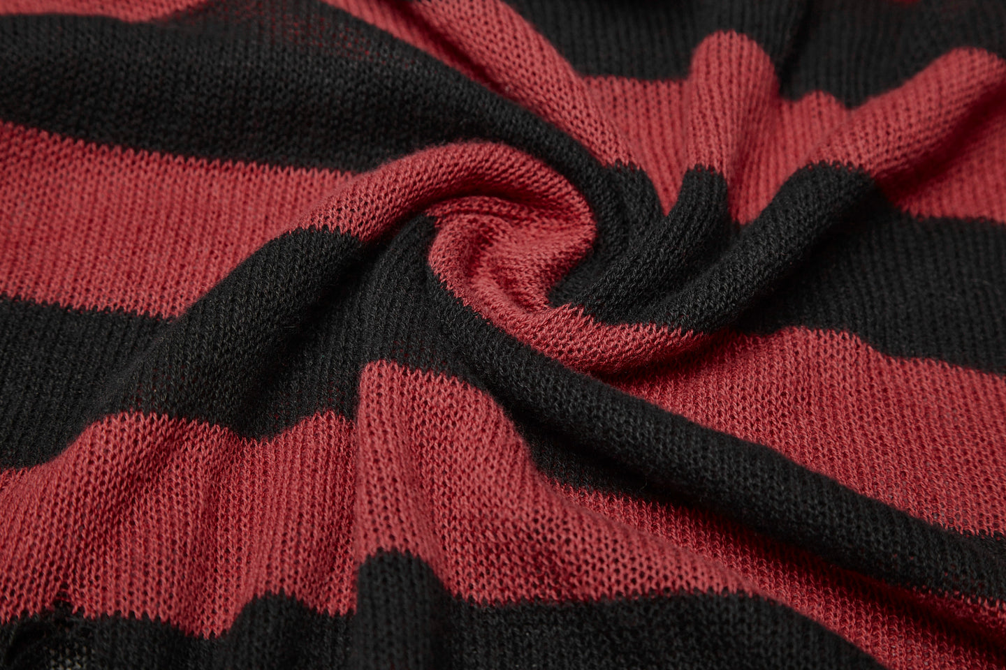 Divided Sweater Zwart - Rood