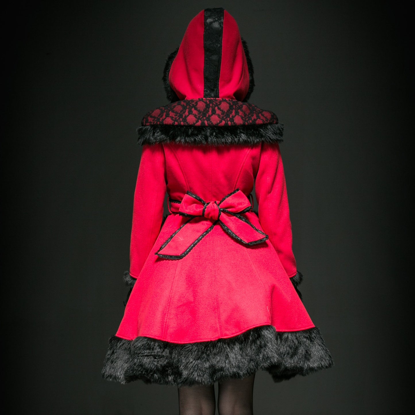 Pyon Pyon Dolly Jas Rood - Zwart