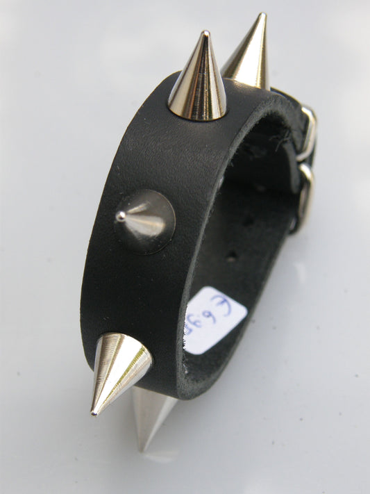 Polsband 1 Row small screw cones