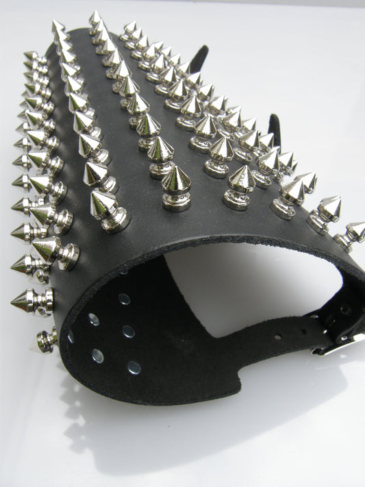 Arm Guard 11 Row Small Spikes