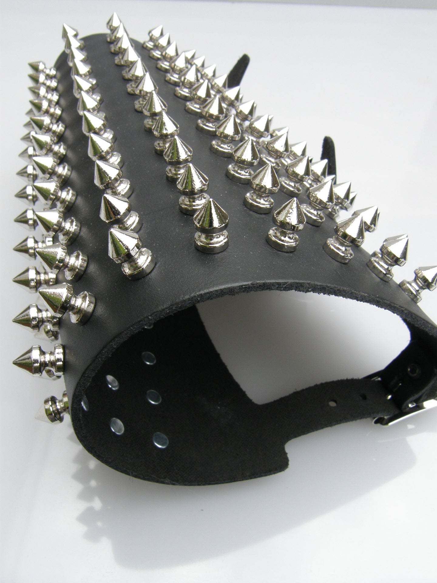 Arm Guard 11 Row Small Spikes