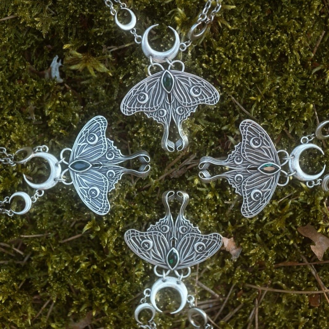 Luna Moth Halsketting