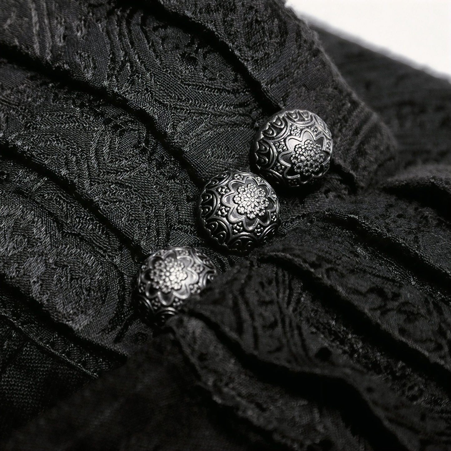 Revelations Broek