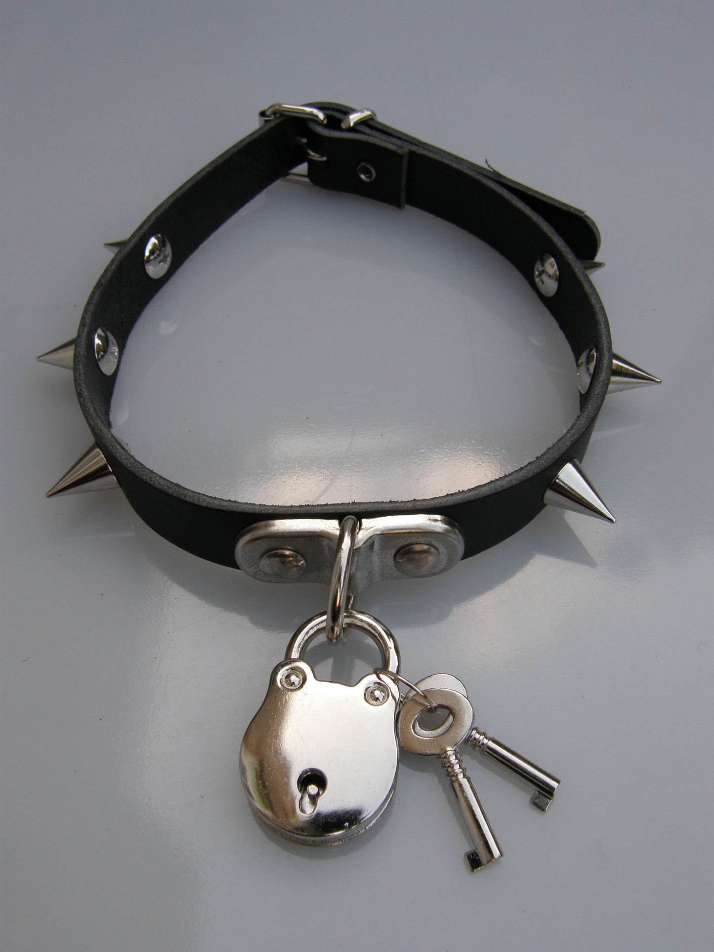 Halsband Small Screw Cones & Padlock