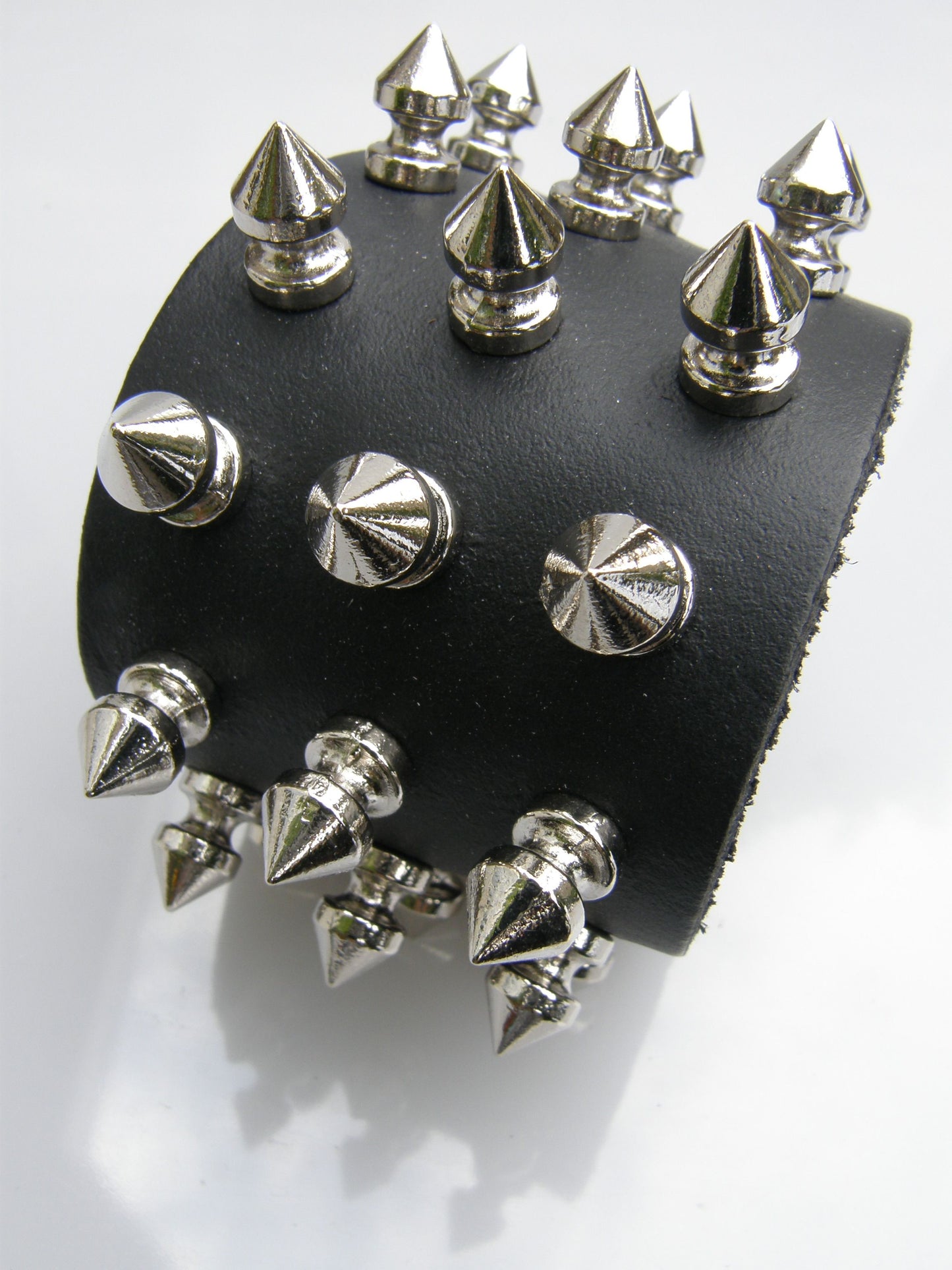 Wristband 3 Row Small Screw Spikes