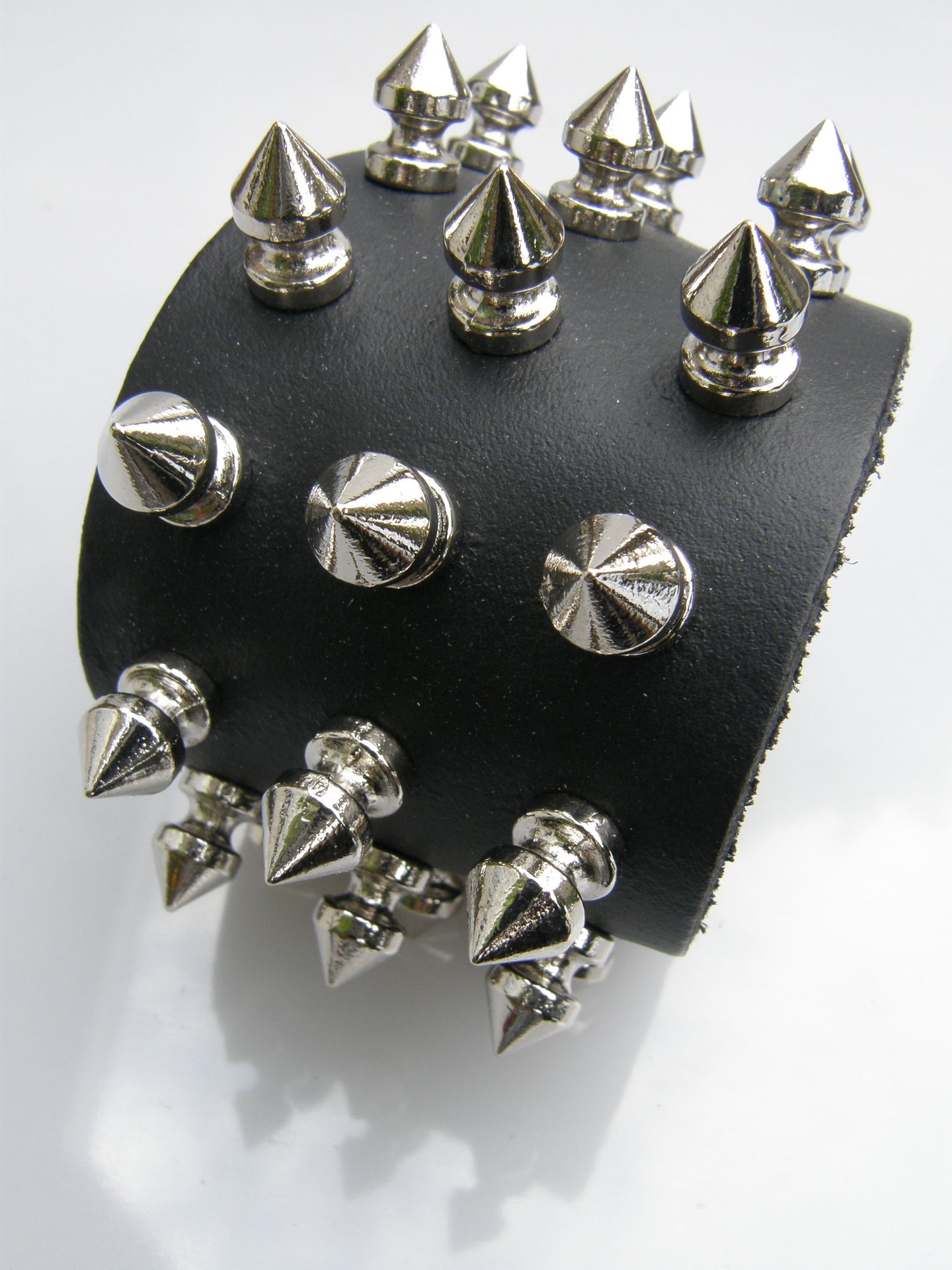Wristband 3 Row Small Screw Spikes