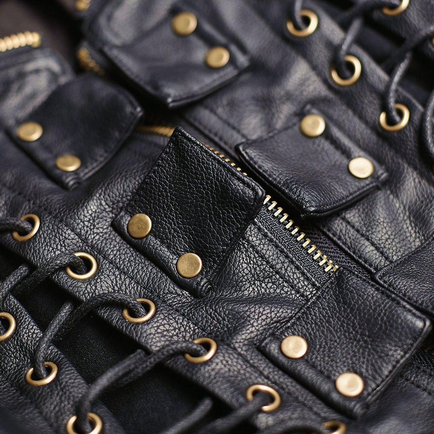 Spell Vest Black 