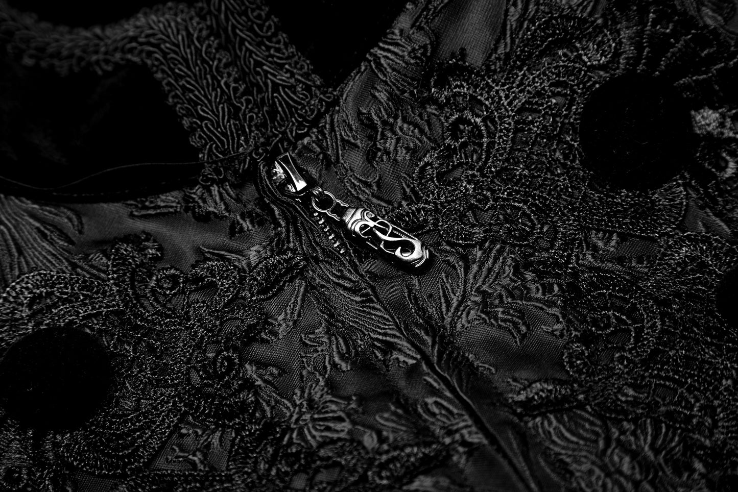 Between Darkness and Light Jas