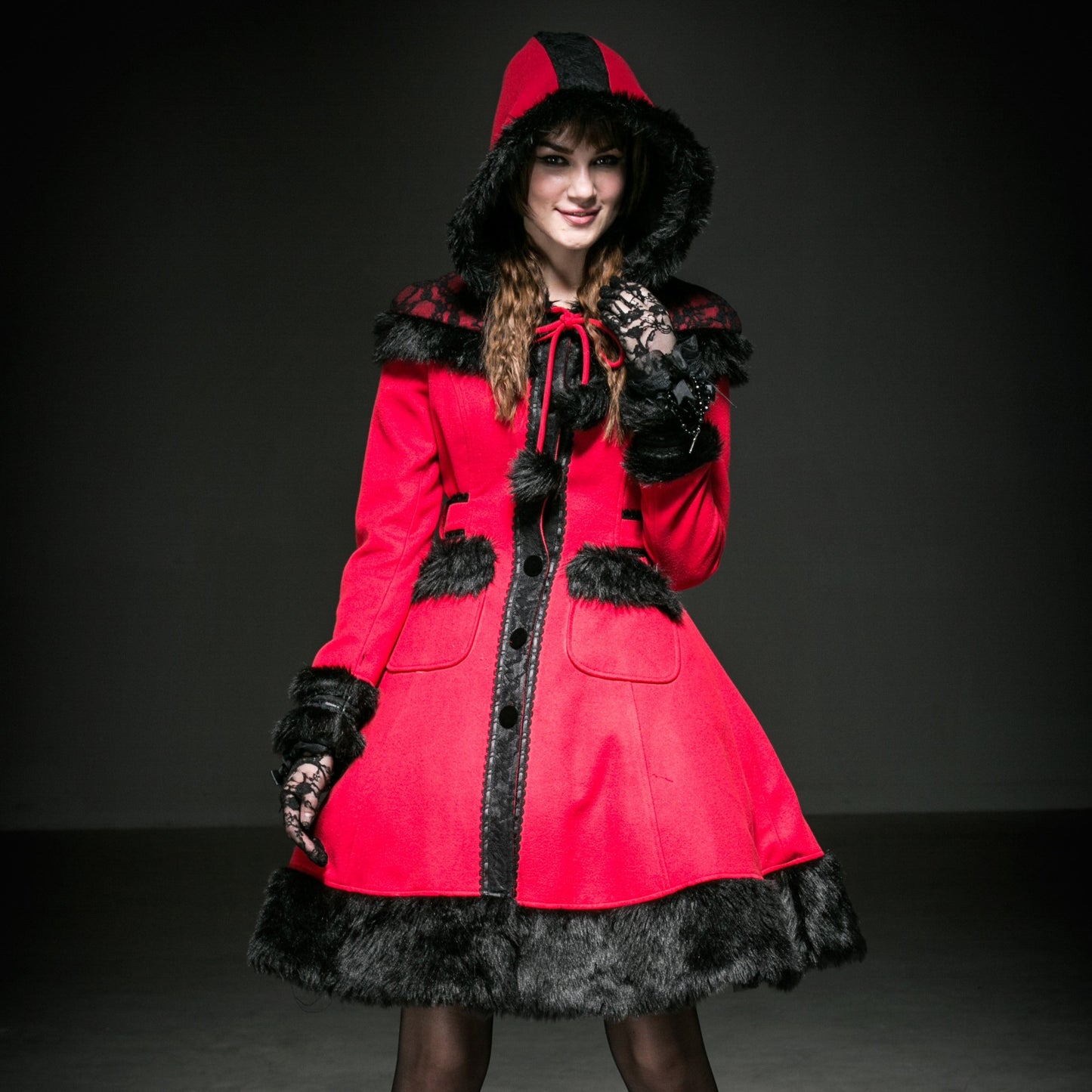 Pyon Pyon Dolly Jas Rood - Zwart