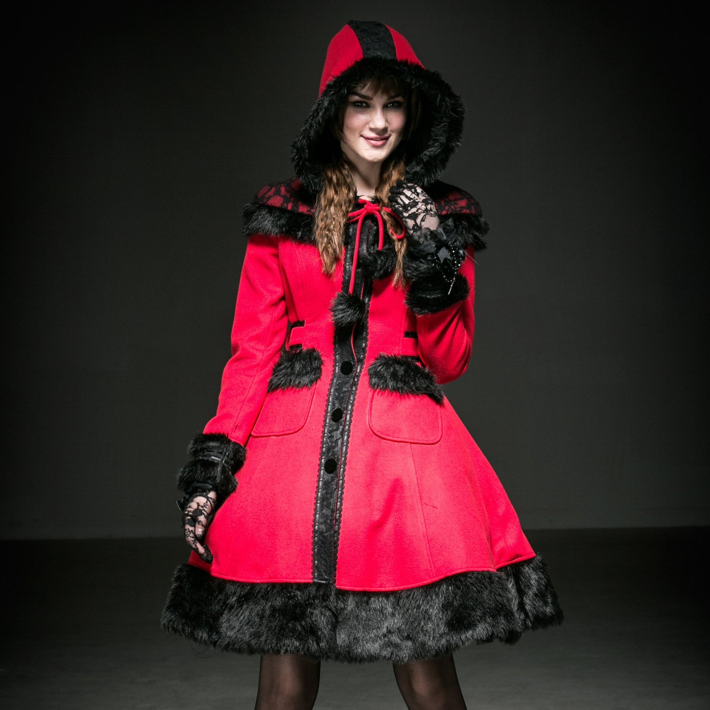 Pyon Pyon Dolly Jas Rood - Zwart