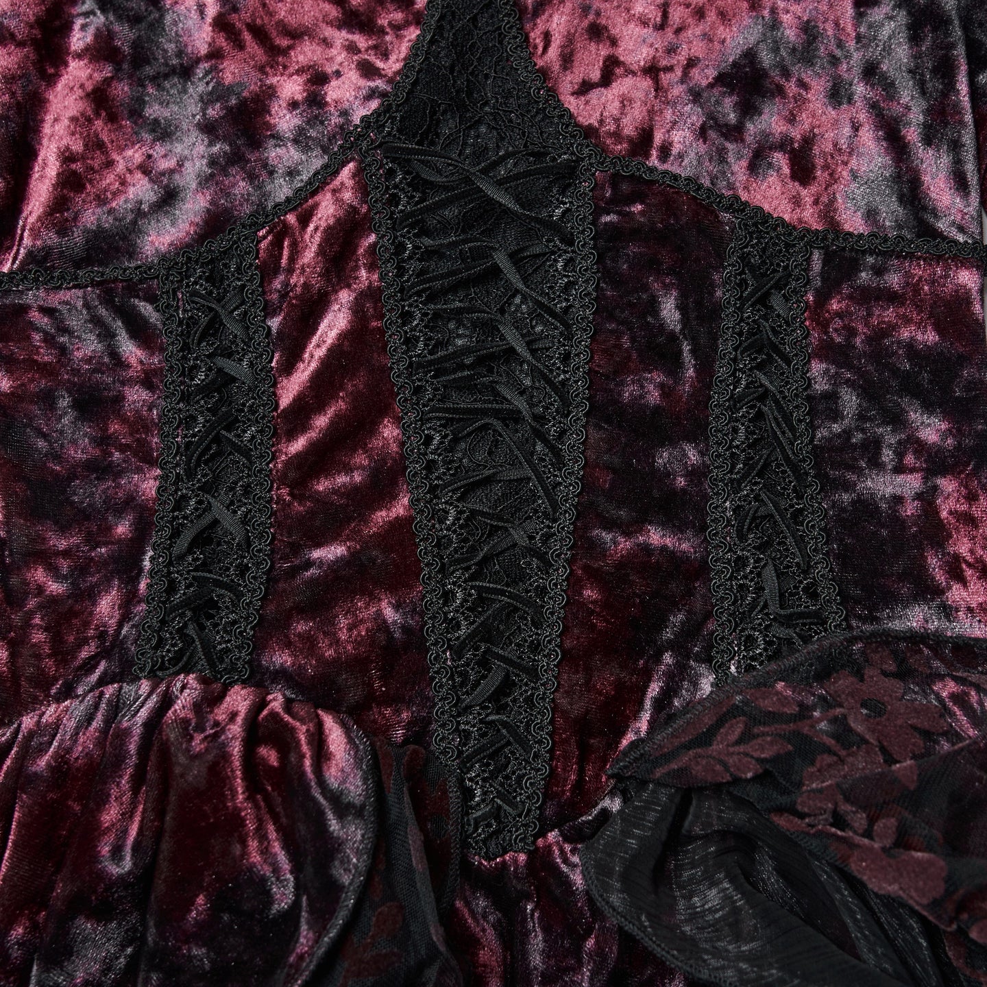Punk Rave WQ-892 red and black tie-dye velvet bodice with lace and lace-up front detail.